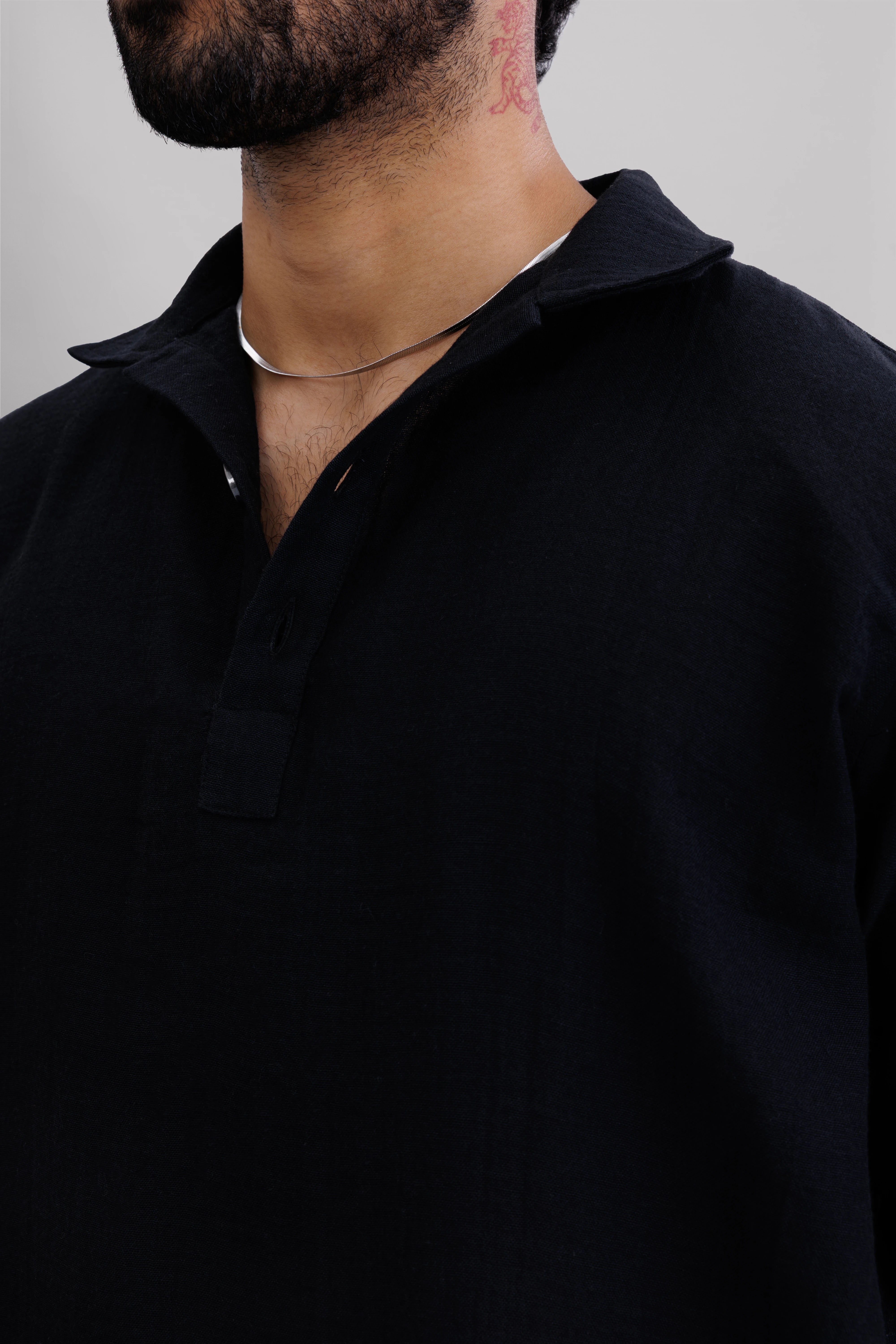 Classic Onyx Collar Pullover